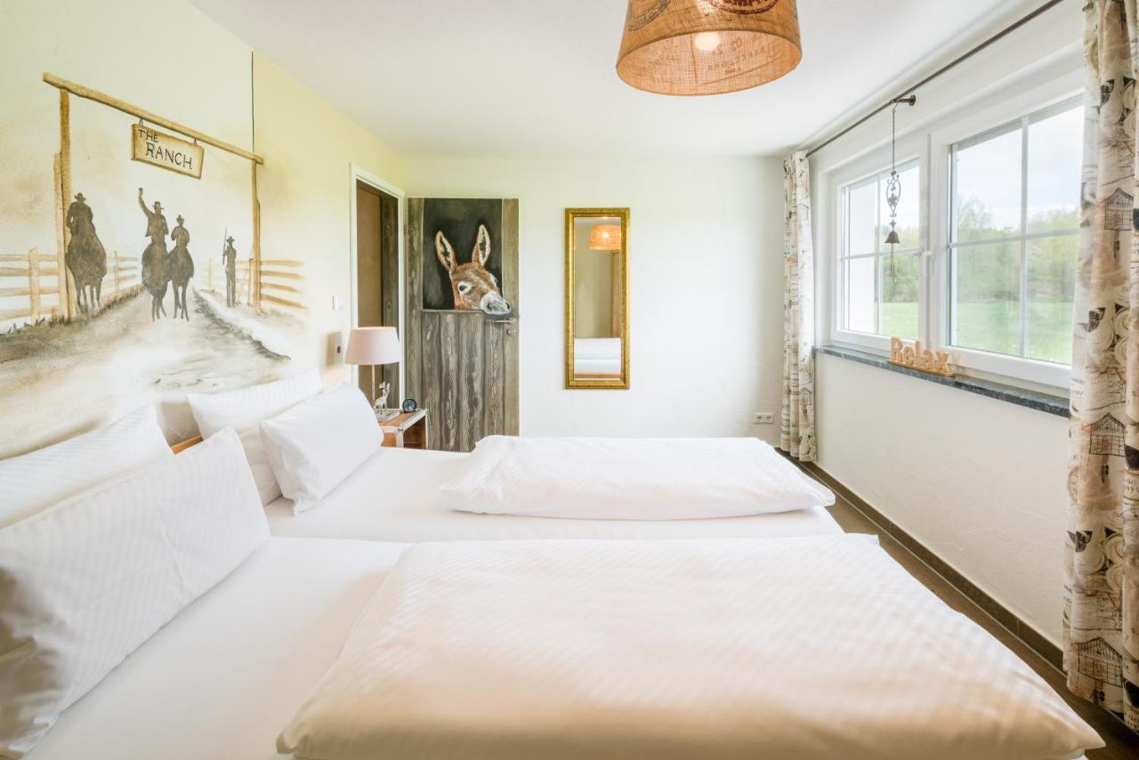 Hotel Hofgut Tiergarten Аулендорф Экстерьер фото