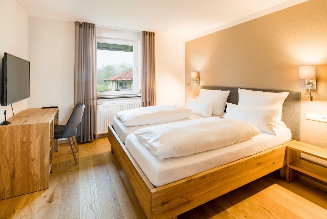 Hotel Hofgut Tiergarten Аулендорф Экстерьер фото